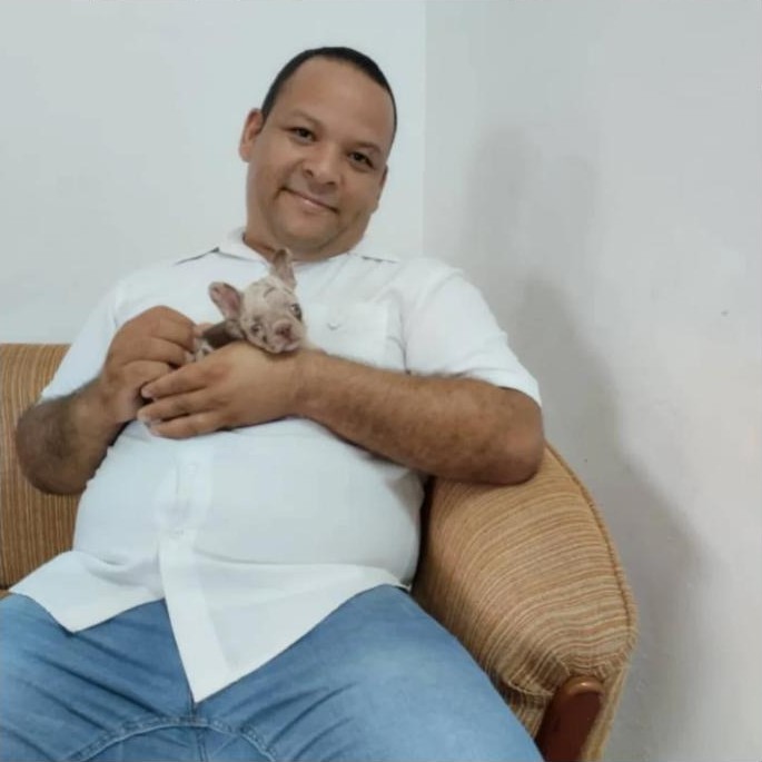 Entrega de Zoe, cachorra Bulldog Francés, a su nueva familia en Higuerote